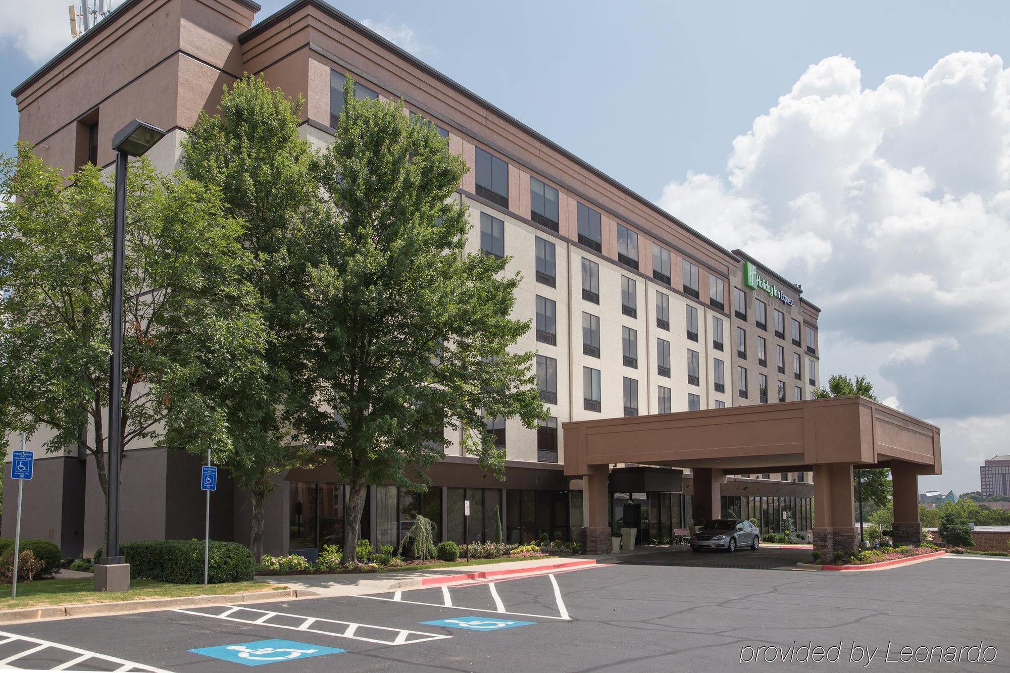 Holiday Inn Express Atlanta Galleria-Ballpark Area, An Ihg Hotel Exterior photo